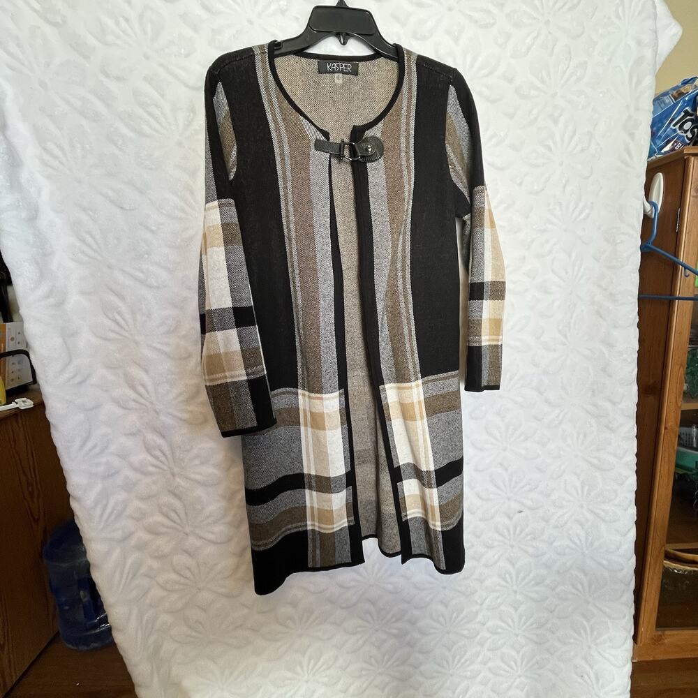 Kasper Plaid Cardigan Sweater NWOT size Medium pleather buckle closure hook&eye